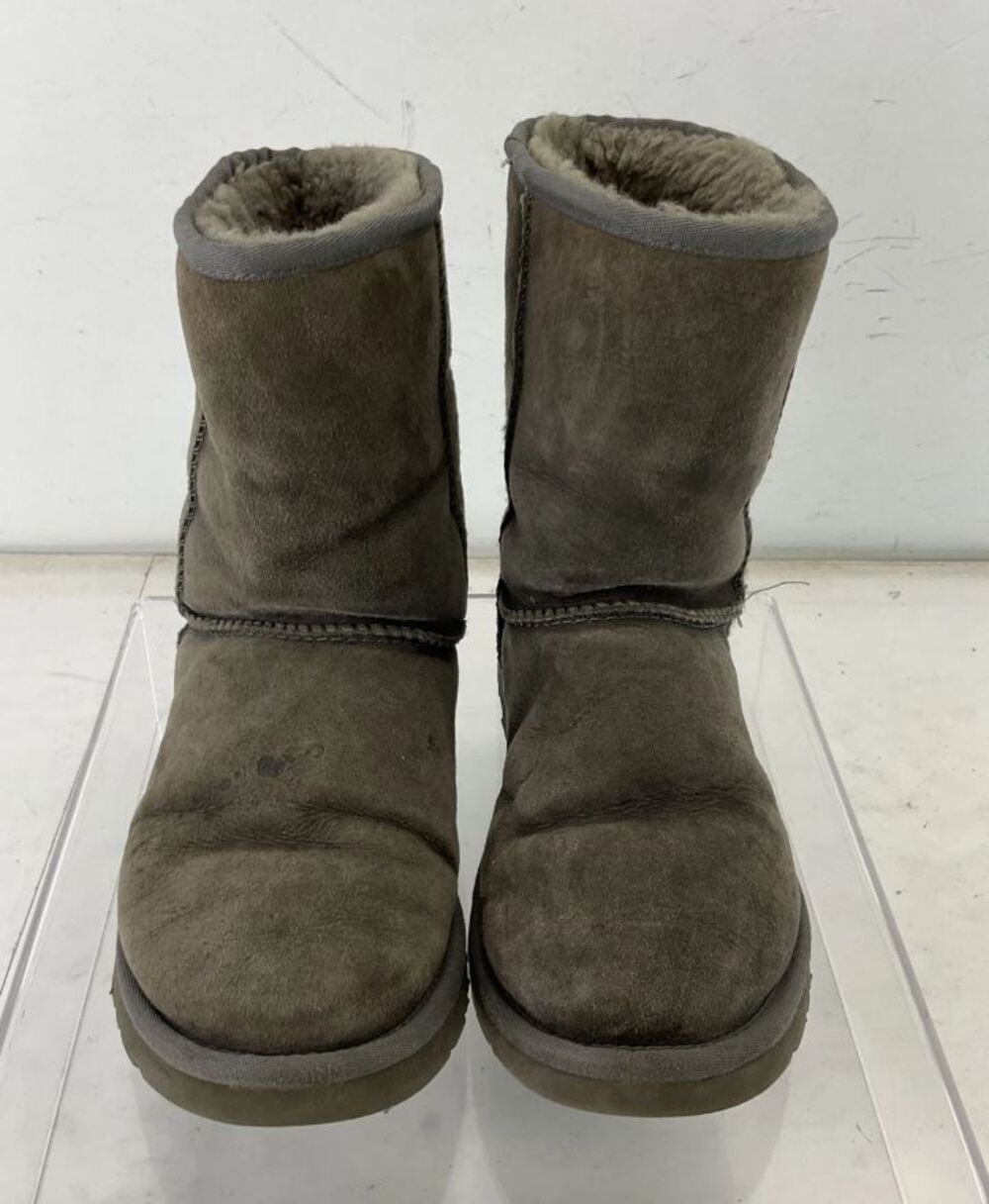 AUTHENTIC CLASSIC COMFORT UGG Classic Short Brown Suede Sheepskin Boots Size 7